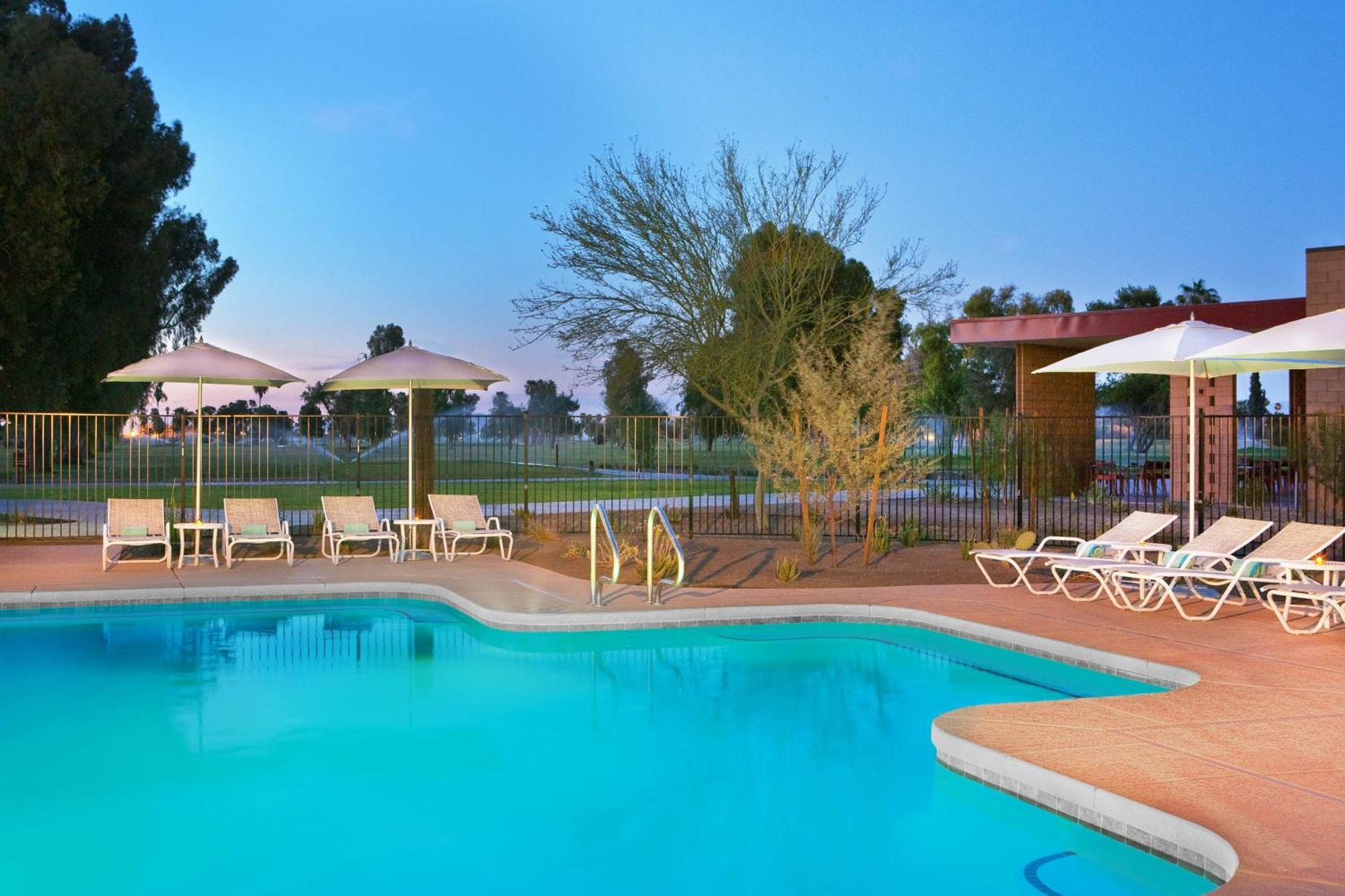 Four Points By Sheraton At Phoenix Mesa Gateway Airport Bagian luar foto