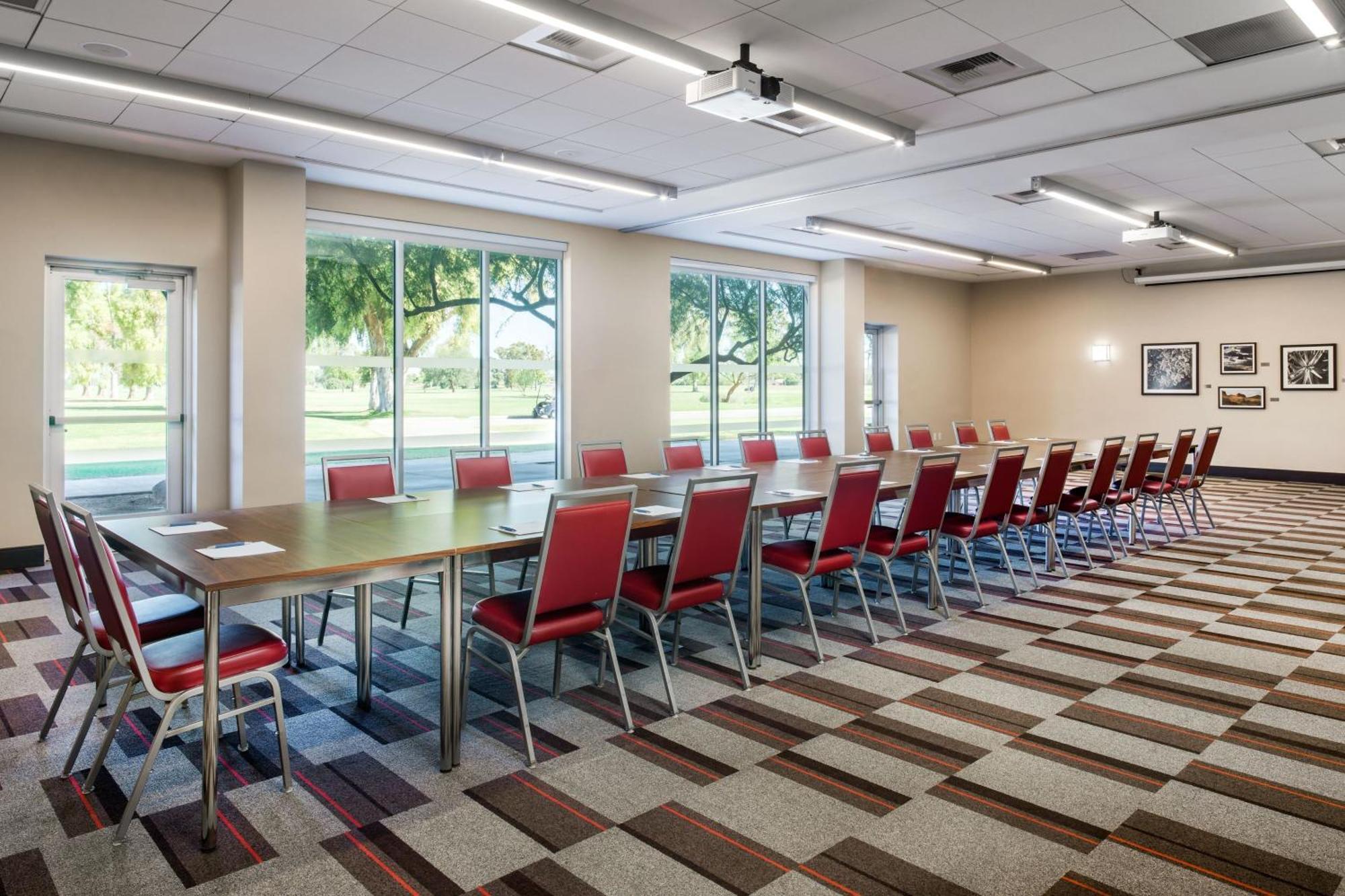 Four Points By Sheraton At Phoenix Mesa Gateway Airport Bagian luar foto